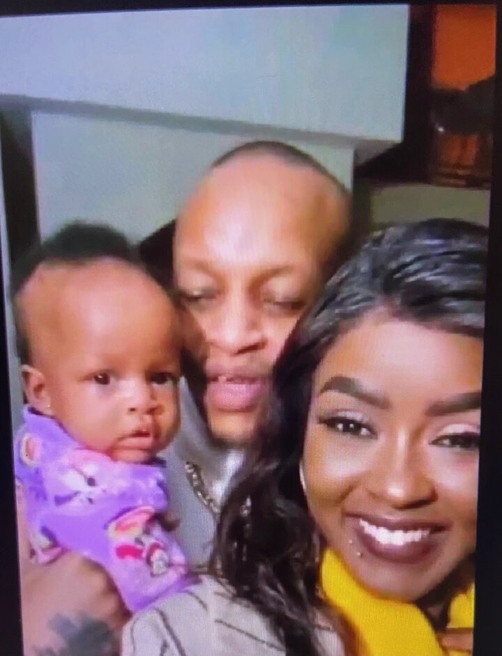 Prezzo and Isabella with their child 